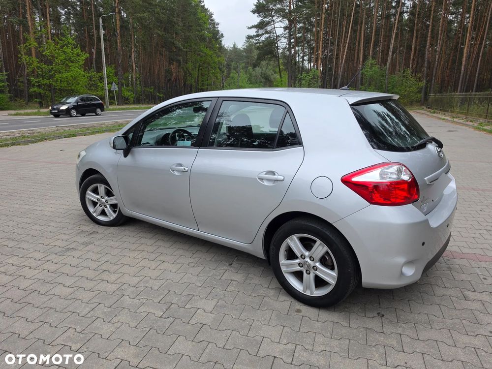 Toyota Auris 1.6 Luna - 10
