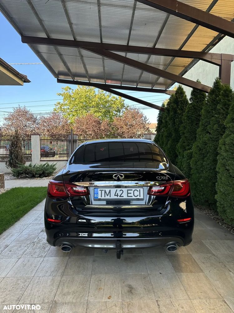 Infiniti Q70 - 4
