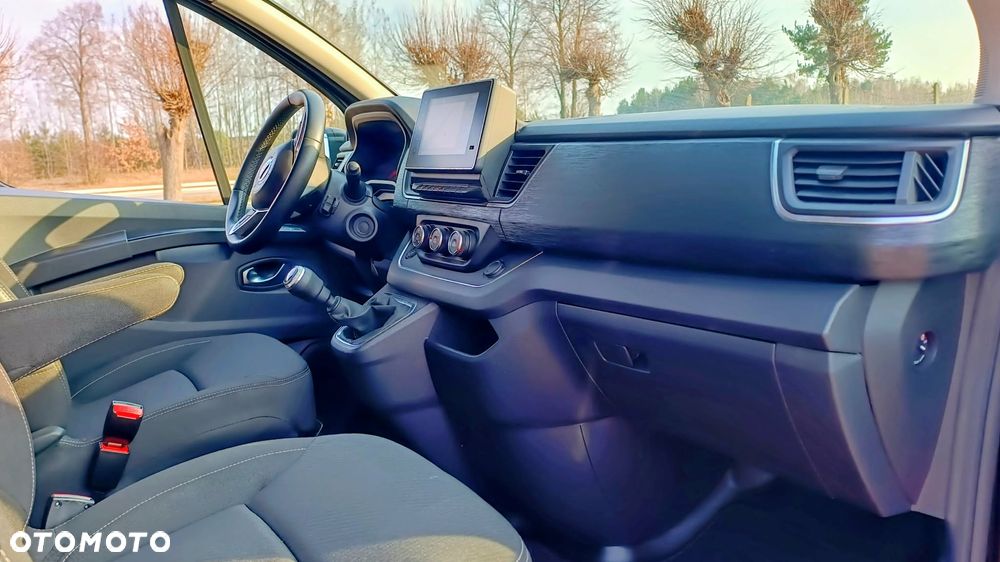 Nissan NV300 - 8