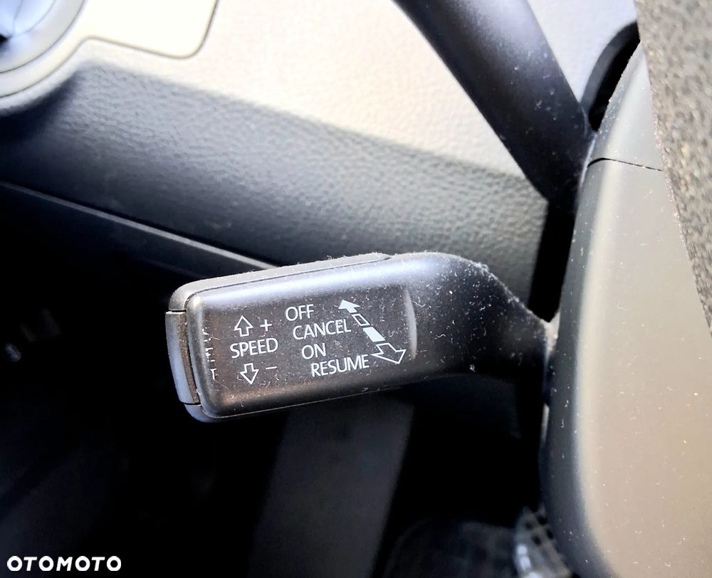 Volkswagen Passat 2.0 TSI Highline - 27