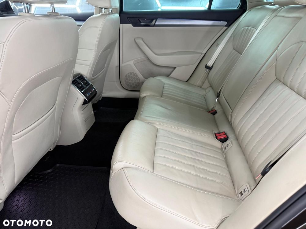 Skoda Superb 2.0 TDI DSG Style - 23