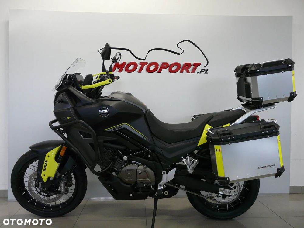 QJMOTOR SVT 650X - 18