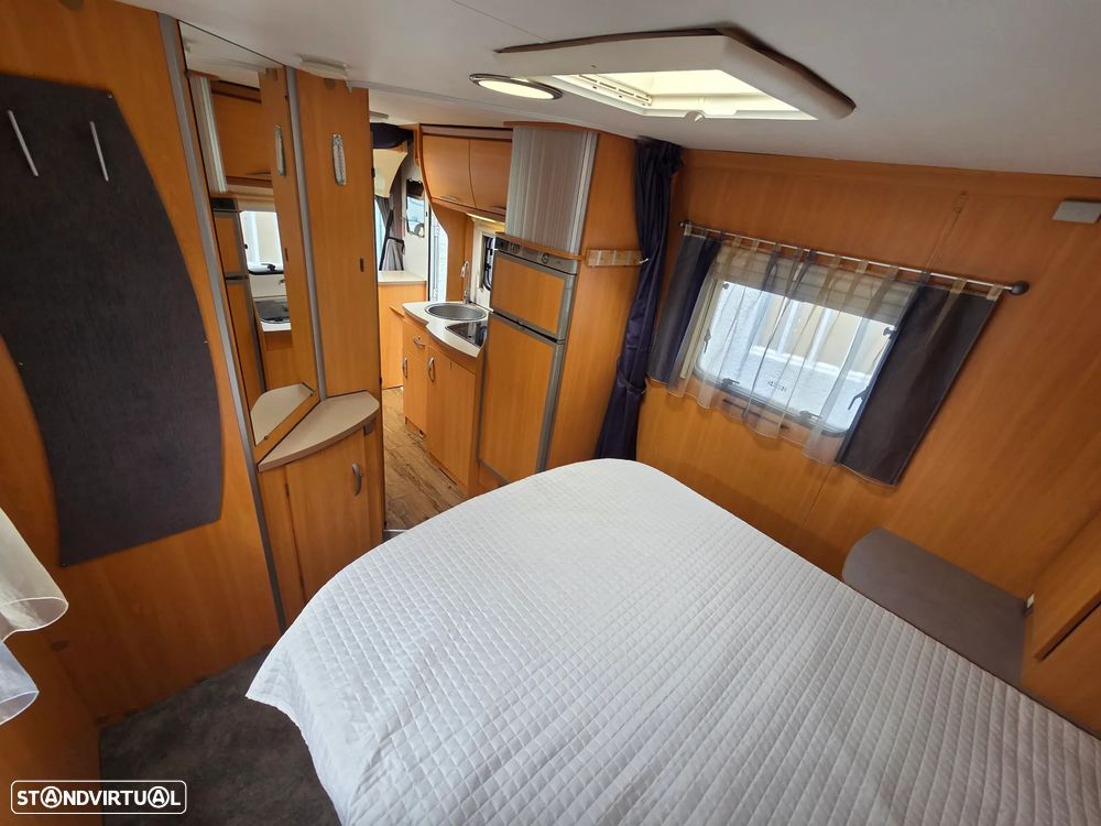 Pilote Aventura 730G Cama Central Frigo Grande - 13