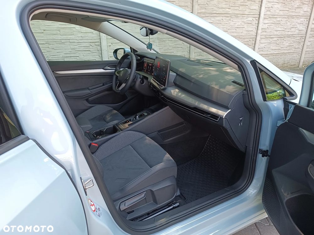 Volkswagen Golf - 22