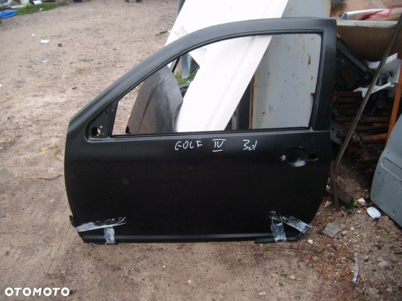 Volkswagen Golf IV 4 drzwi nowe oryginał 3d - 1