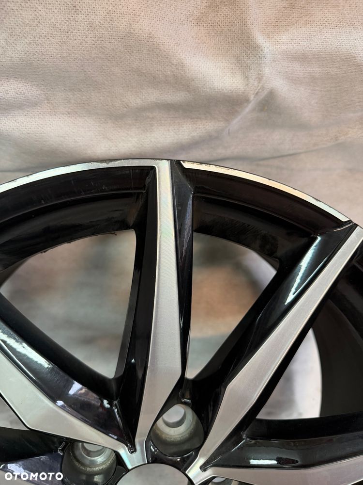 TOYOTA COROLLA GR E21 E210 XII LIFT FELGA 8Jx18 ET40 5x114,3 - 5