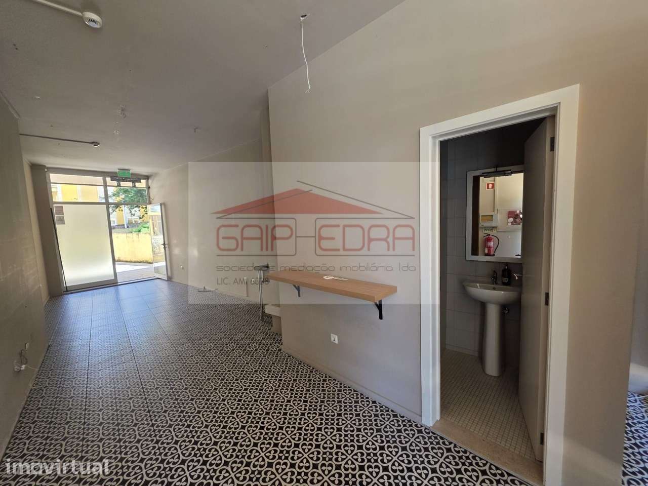 Loja centro Guimarães ideal habitação ou comércio - Grande imagem: 4/16
