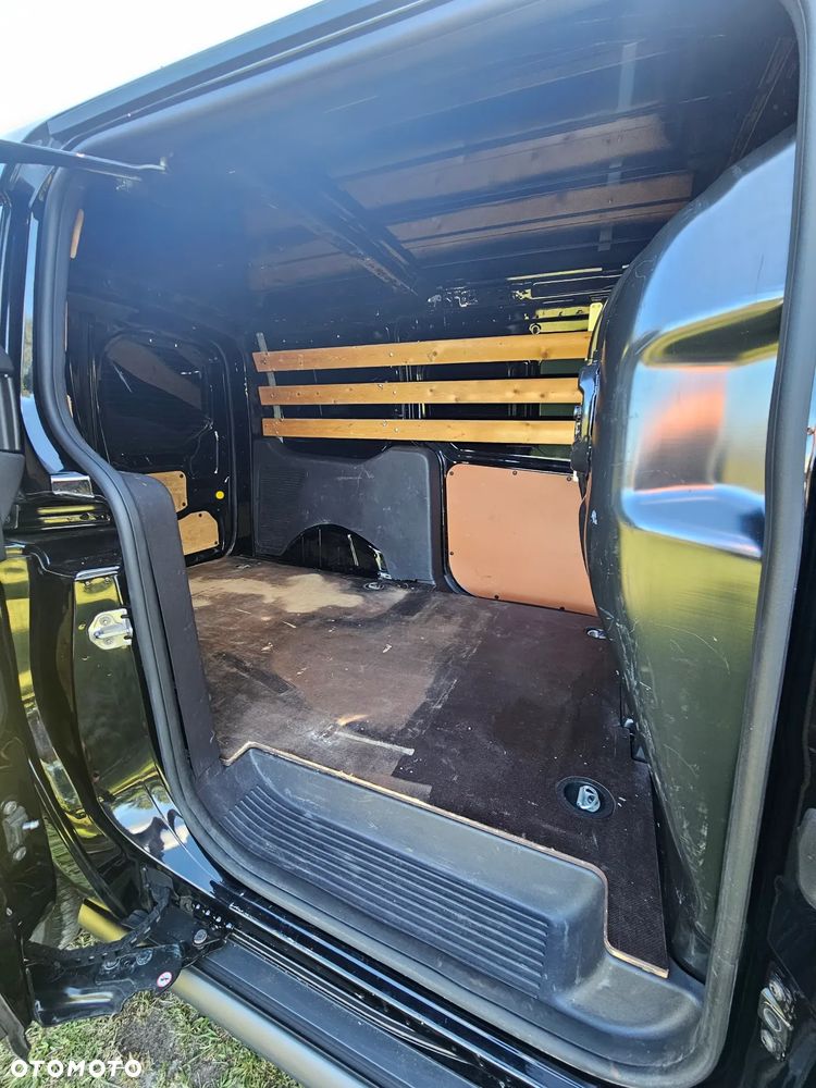 Ford Transit Connect - 12