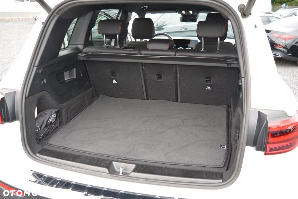 Mercedes-Benz GLB 200 d AMG Line 8G-DCT - 32