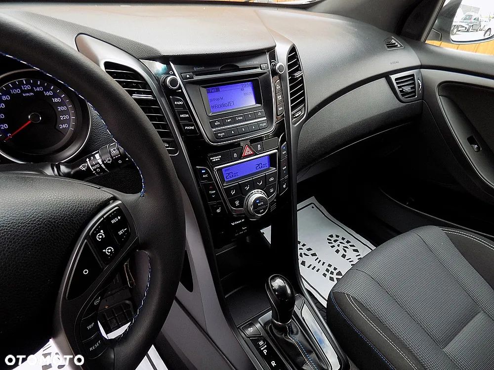 Hyundai i30 1.6 GDI BlueDrive Go DCT - 11