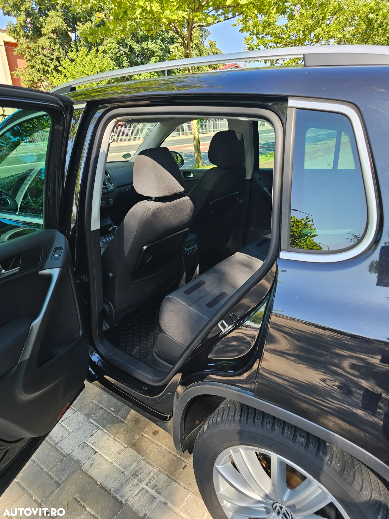Volkswagen Tiguan 2.0 TDI 4Motion DSG Sport & Style - 11