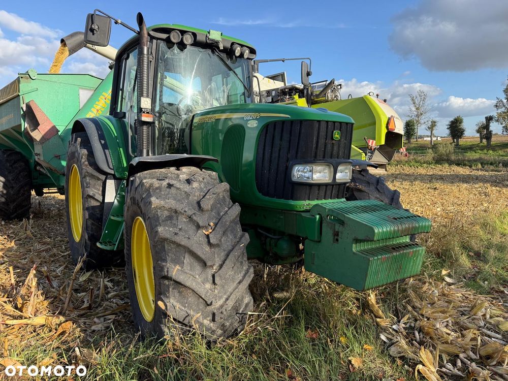 John Deere 6920s - 27