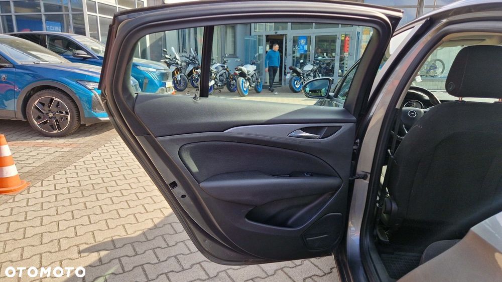 Opel Insignia 1.5 T Enjoy S&S - 16
