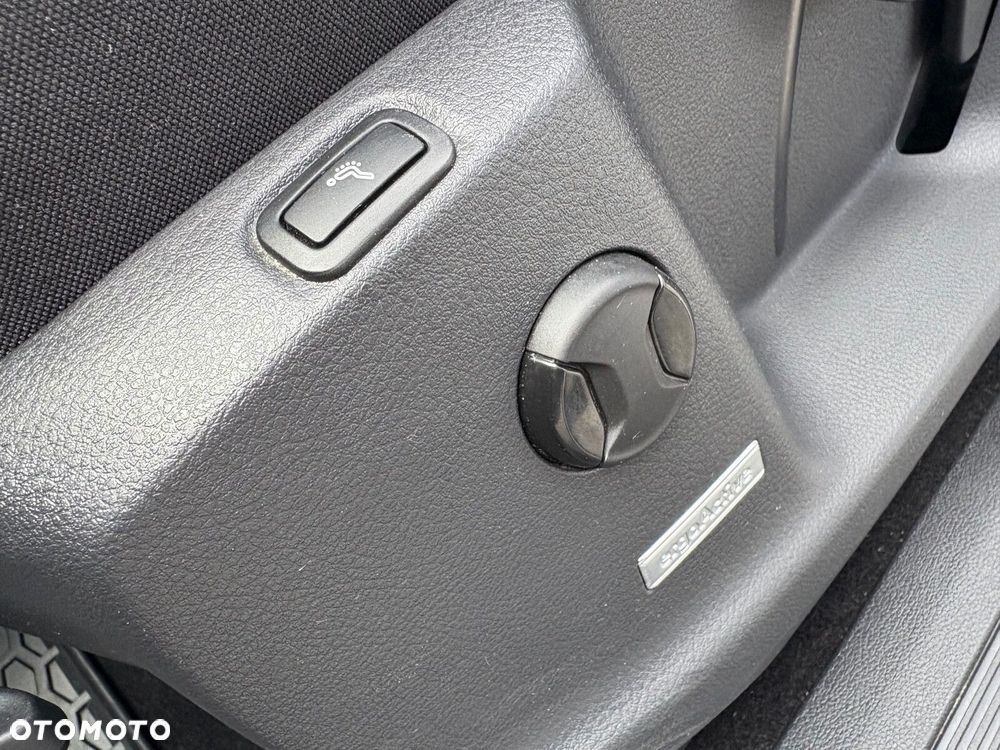 Volkswagen Touran - 22