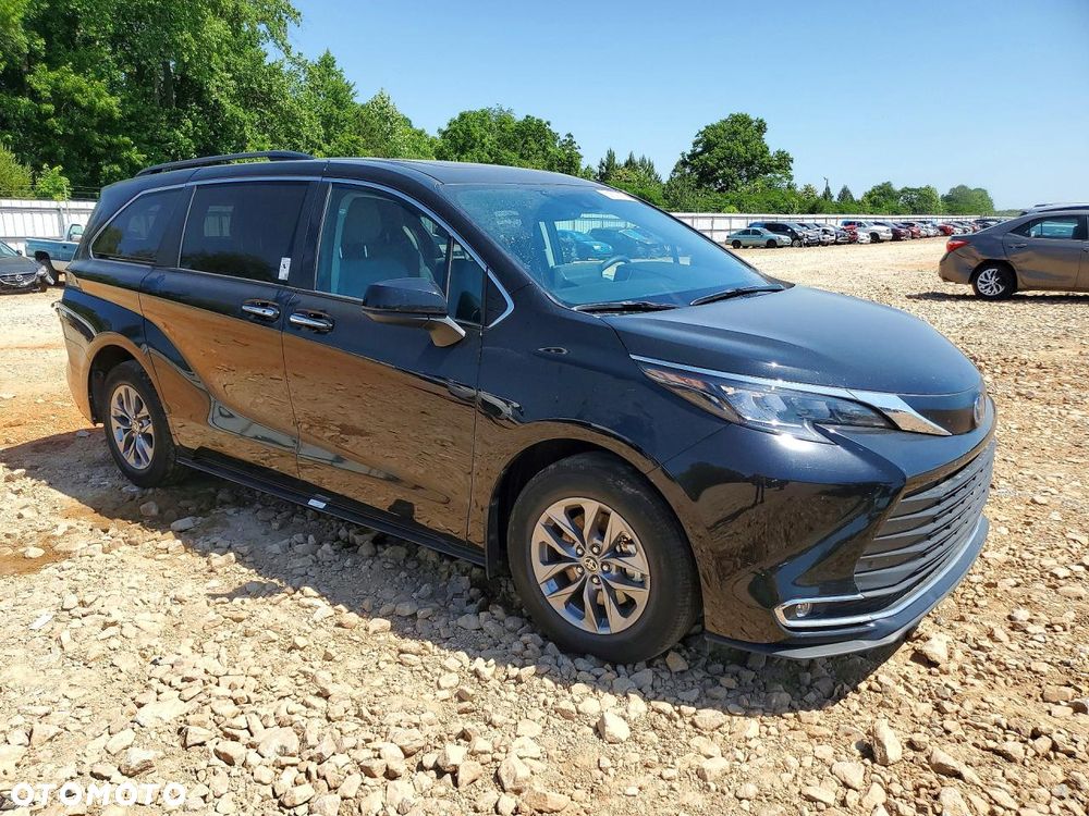Toyota Sienna - 5