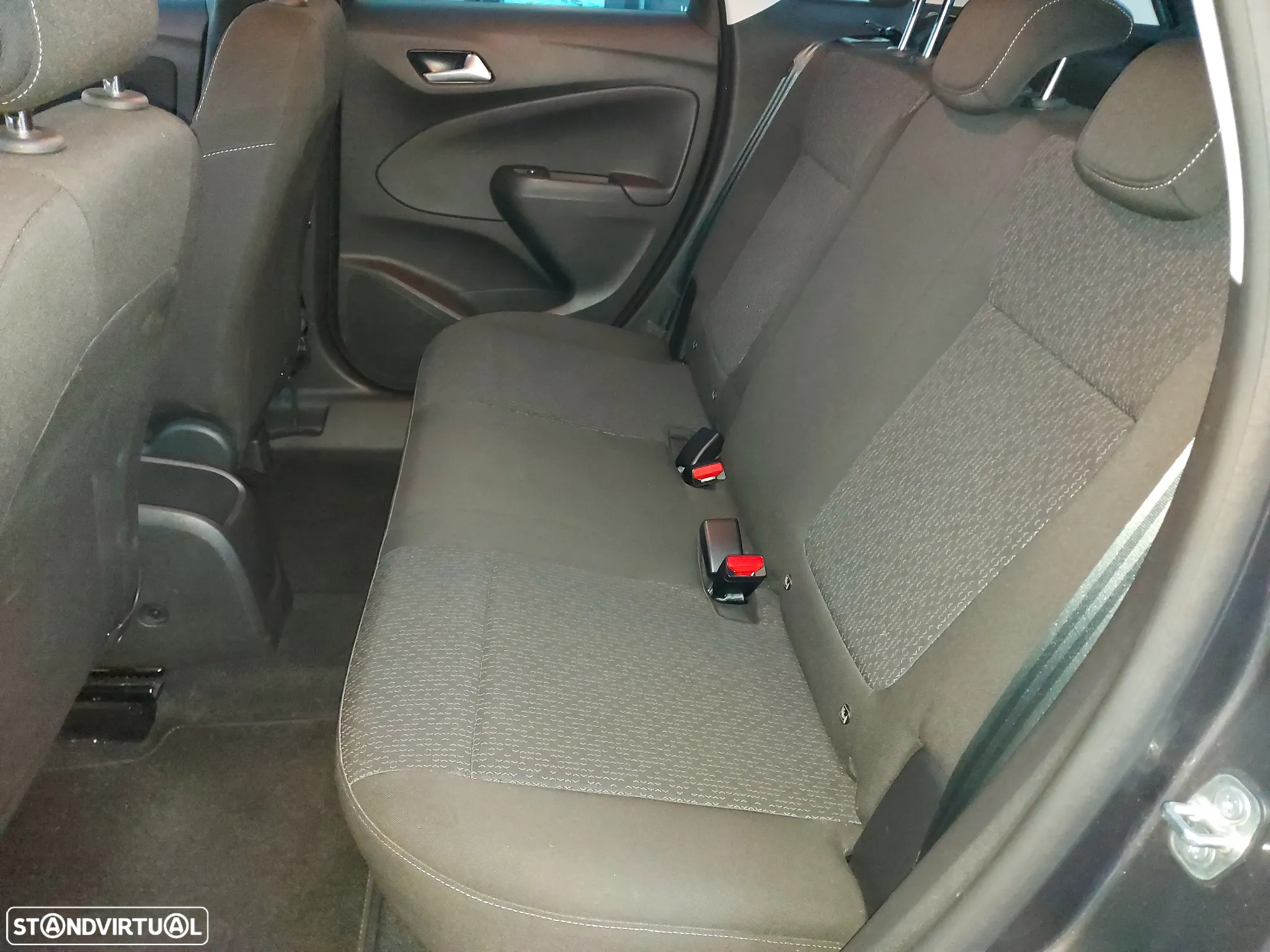 Opel Crossland X - 15