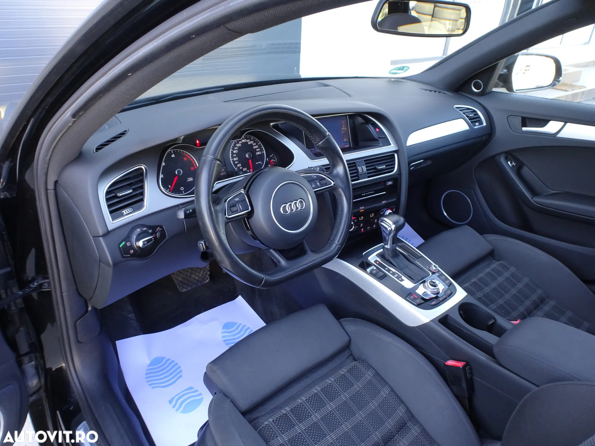 Audi A4 Avant 2.0 TDI DPF multitronic S line Sportpaket - 2