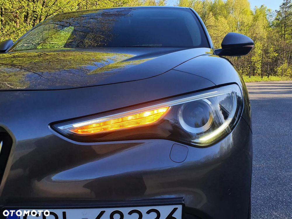 Alfa Romeo Stelvio 2.0 Turbo Q4 - 9