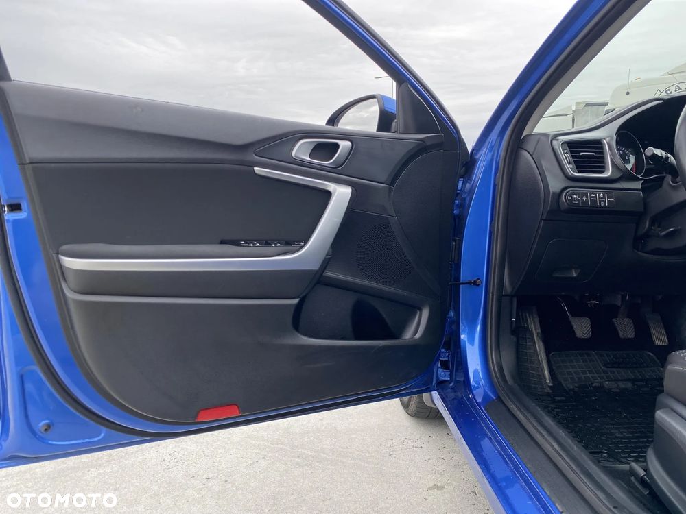 Kia Ceed 1.5 T-GDI M - 10