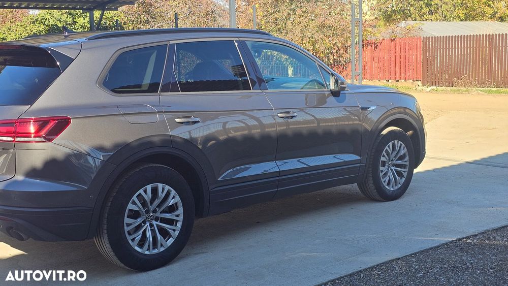 Volkswagen Touareg - 11