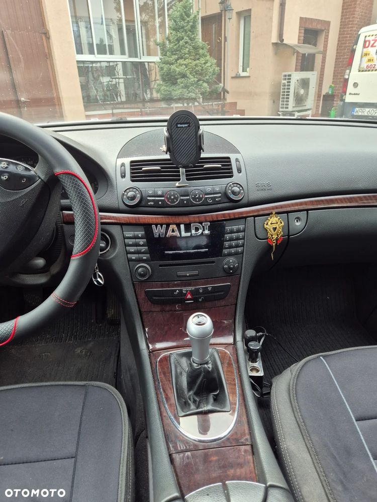 Mercedes-Benz Klasa E 220 CDI T Classic - 4