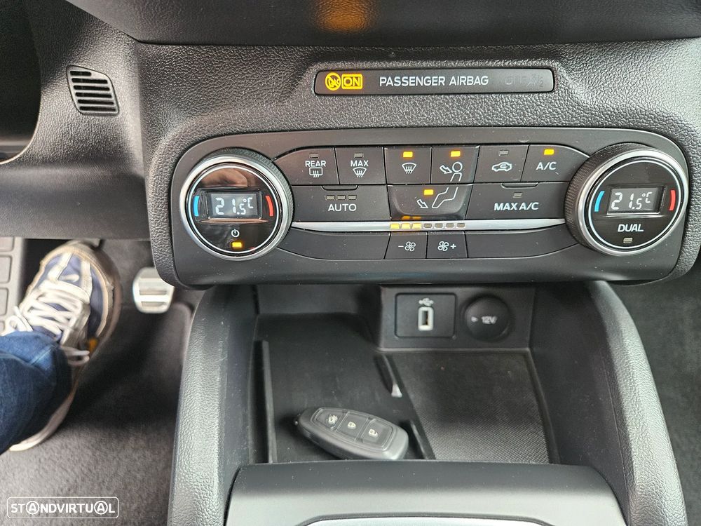 Ford Focus SW 1.0 EcoBoost MHEV ST-Line - 36
