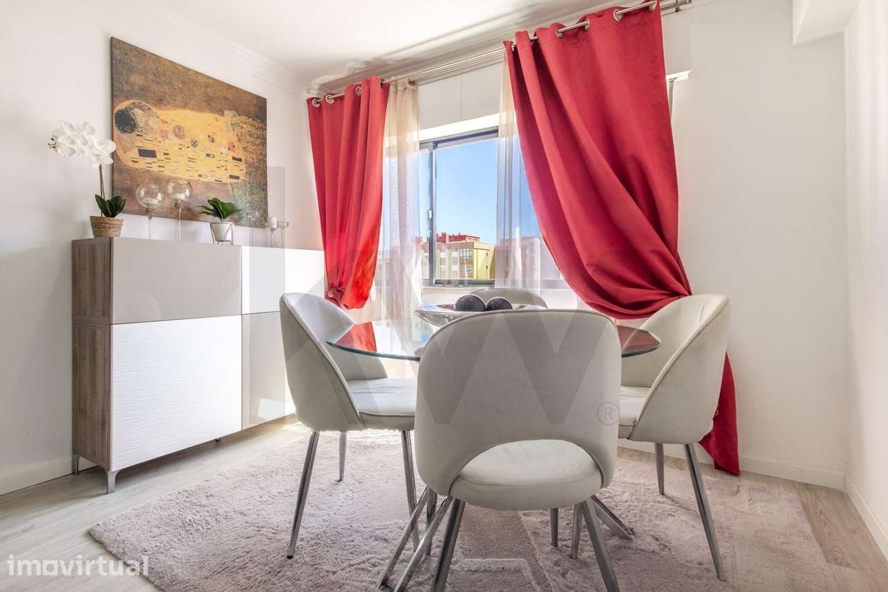 Apartamento T2 Totalmente Remodelado com Vista Mar no Horizonte | Urba - Grande imagem: 4/21