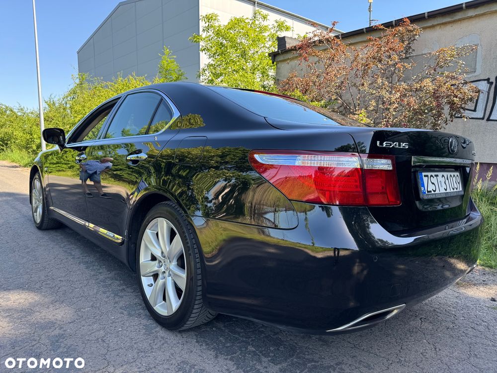Lexus LS - 3