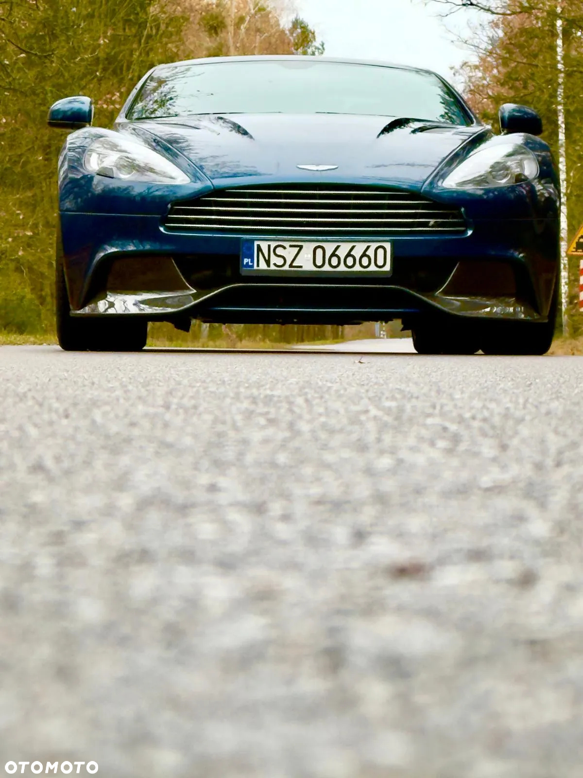 Aston Martin Vanquish - 17