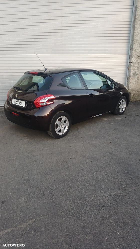 Peugeot 208 - 3