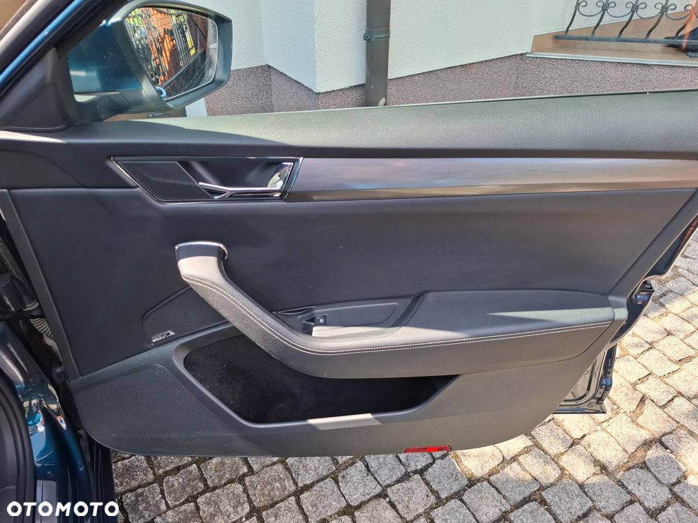 Skoda Superb 2.0 TDI SCR Style DSG - 39