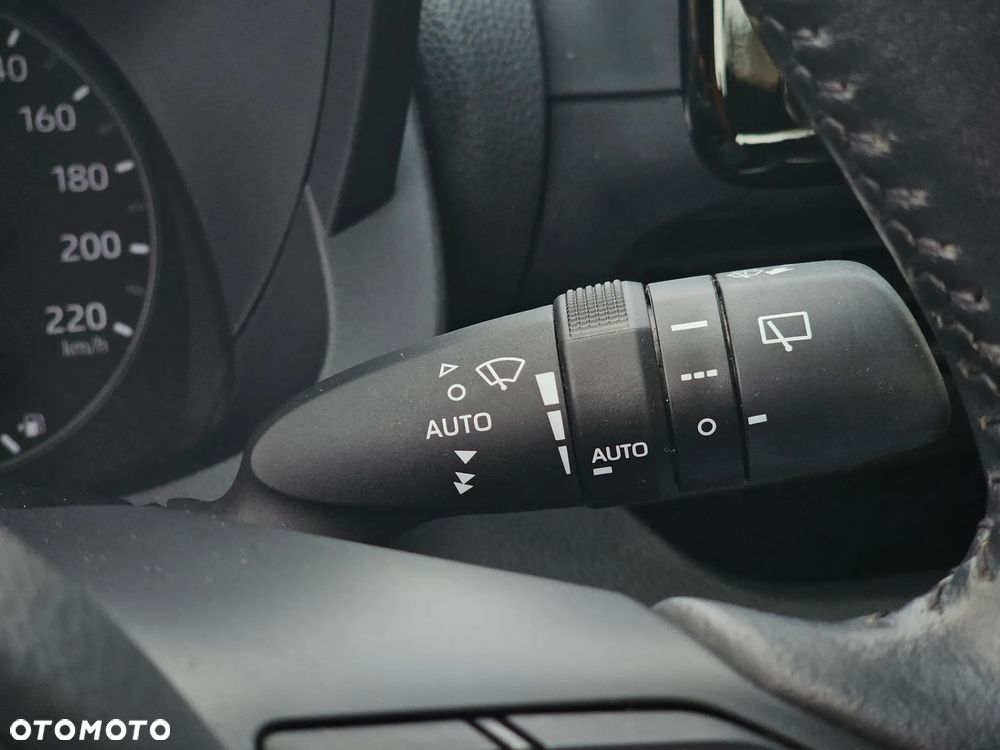 Toyota Yaris Hybrid 1.5 Comfort - 19