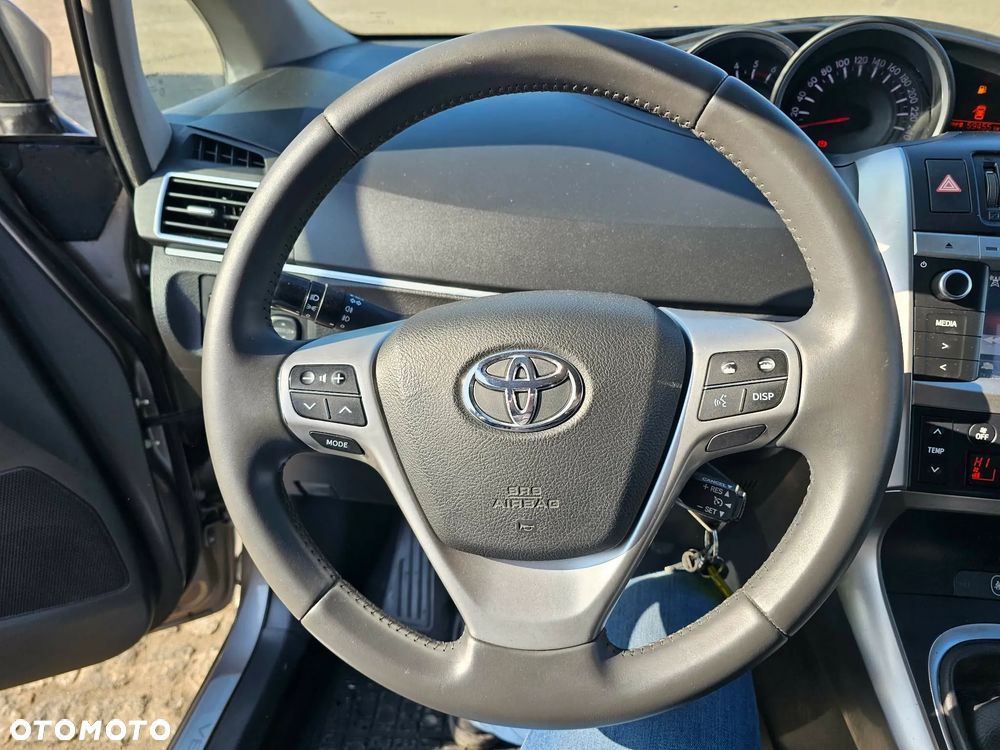 Toyota Verso 1.6 D-4D 7-Sitzer Start/Stop Executive - 27