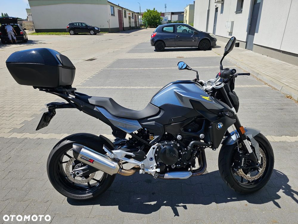 BMW F - 11