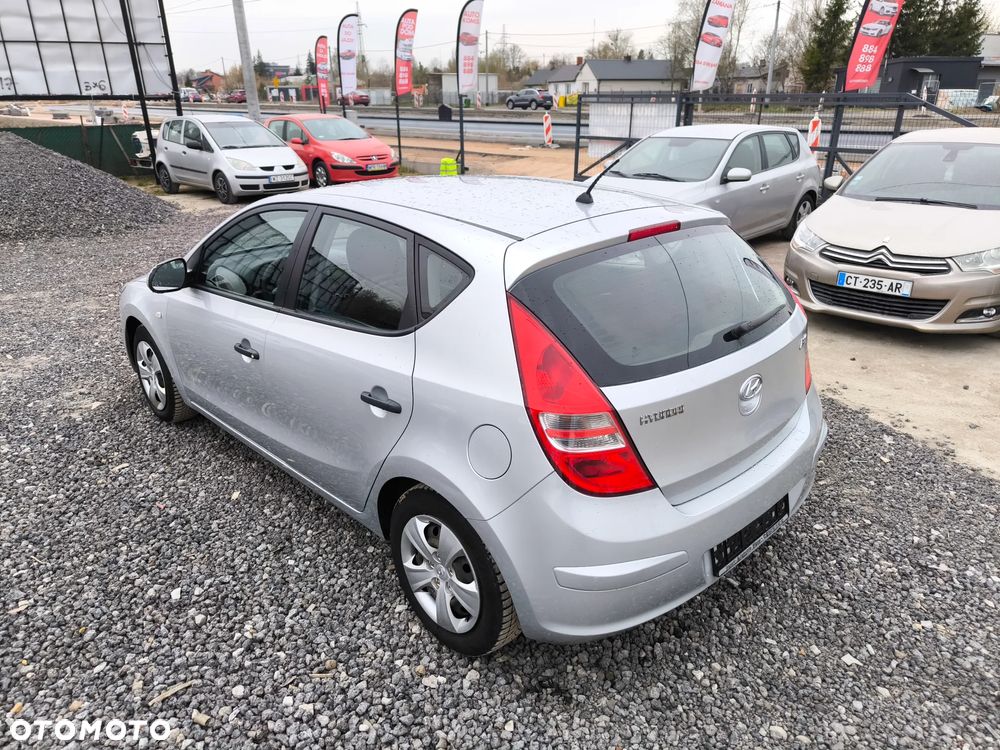 Hyundai i30 1.4 Classic + - 12