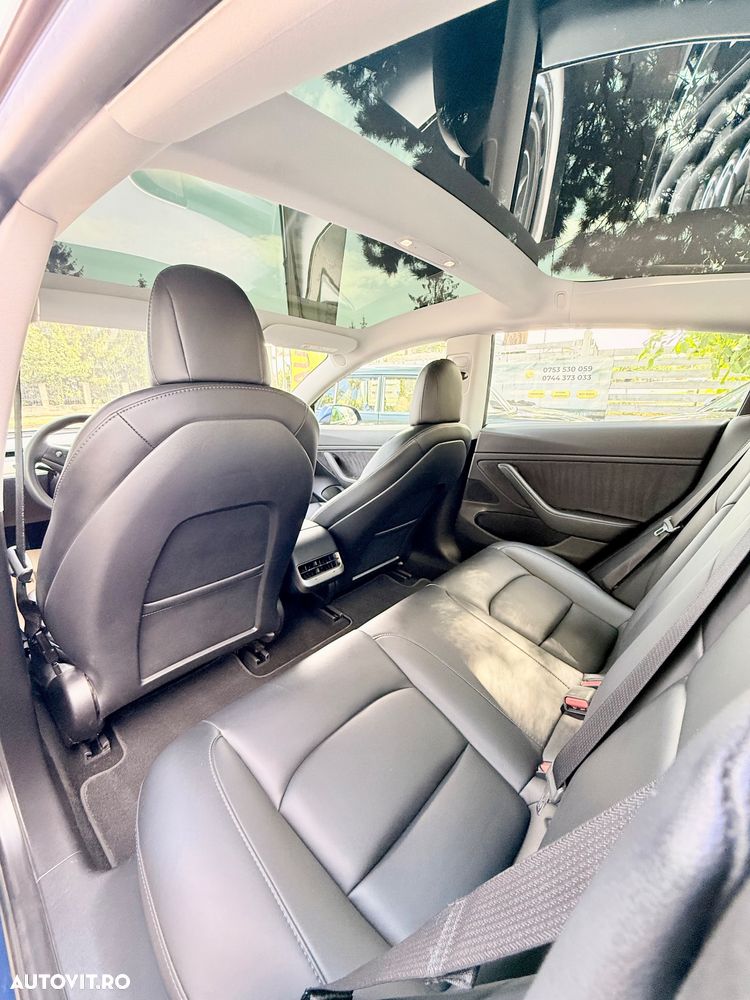 Tesla Model 3 - 6