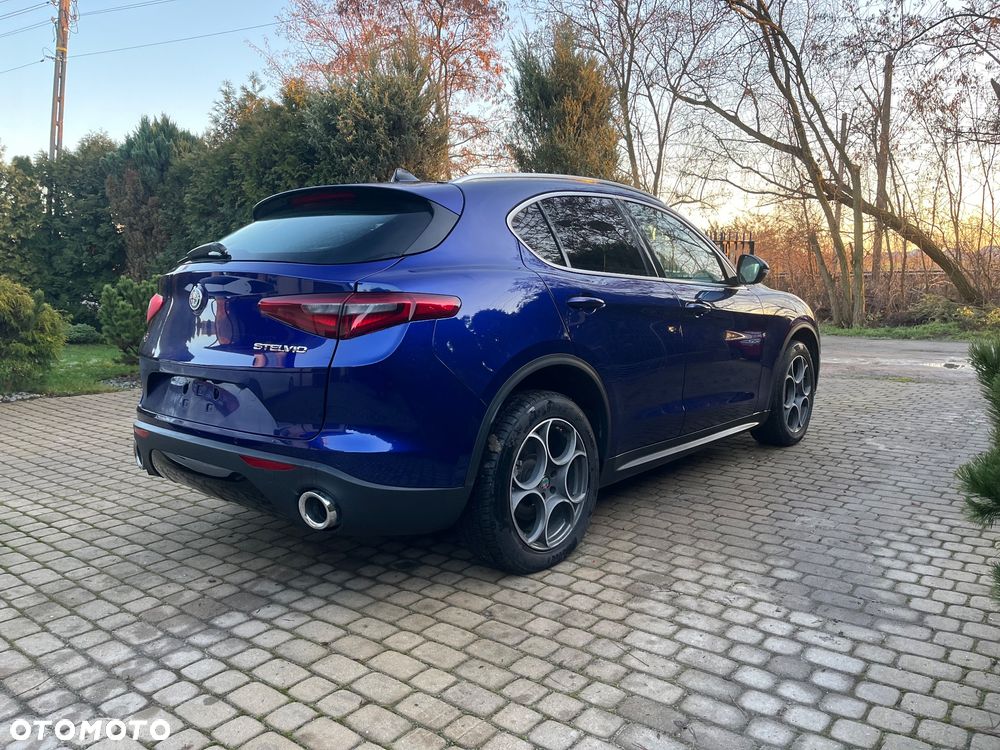Alfa Romeo Stelvio 2.0 Turbo 16V AT8-Q4 Sprint - 14