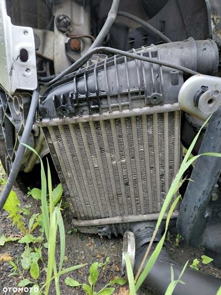 Audi a6 c6 2007 rok, poj. 2,7 , moc 132 kw, Diesel Belka Pas przedni kompletny z chłodnicami - 4