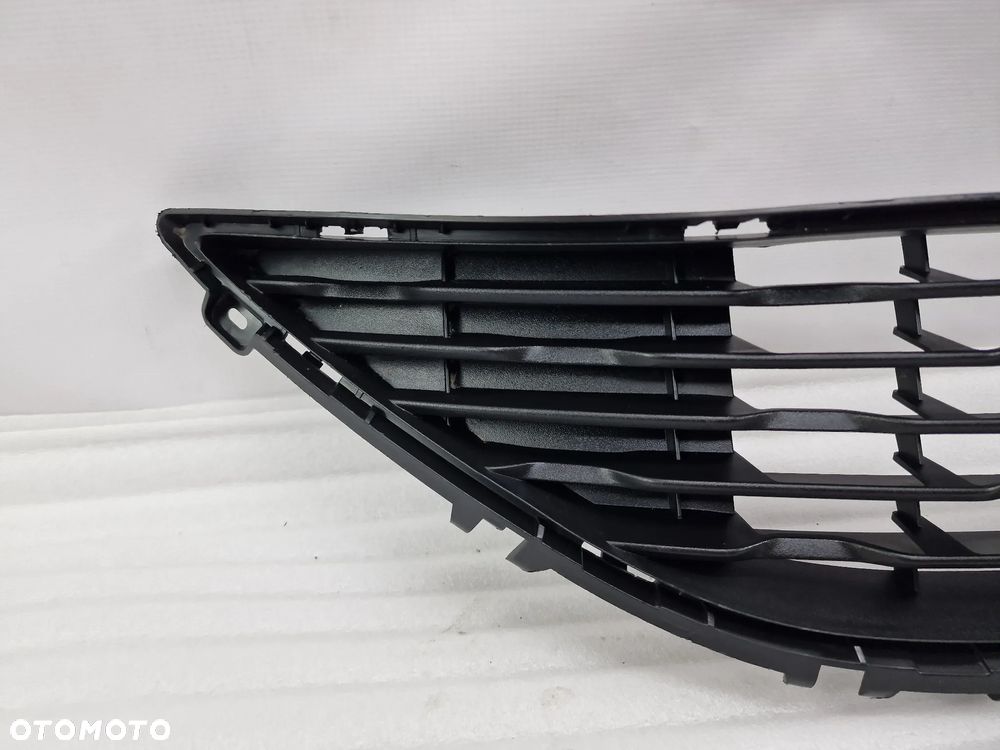 OPEL CORSA F 19- KRATKA ŚRODKOWA ZDERZAKA PRZEDNIEGO PRZÓD BEZ PDC , NR 9829831980 , NR AUKCJI KR313 - 2