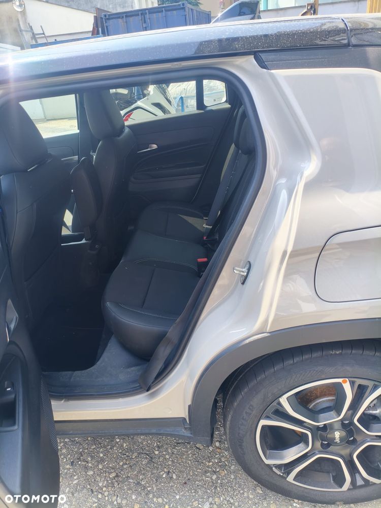Jeep Avenger 54kWh Summit - 4