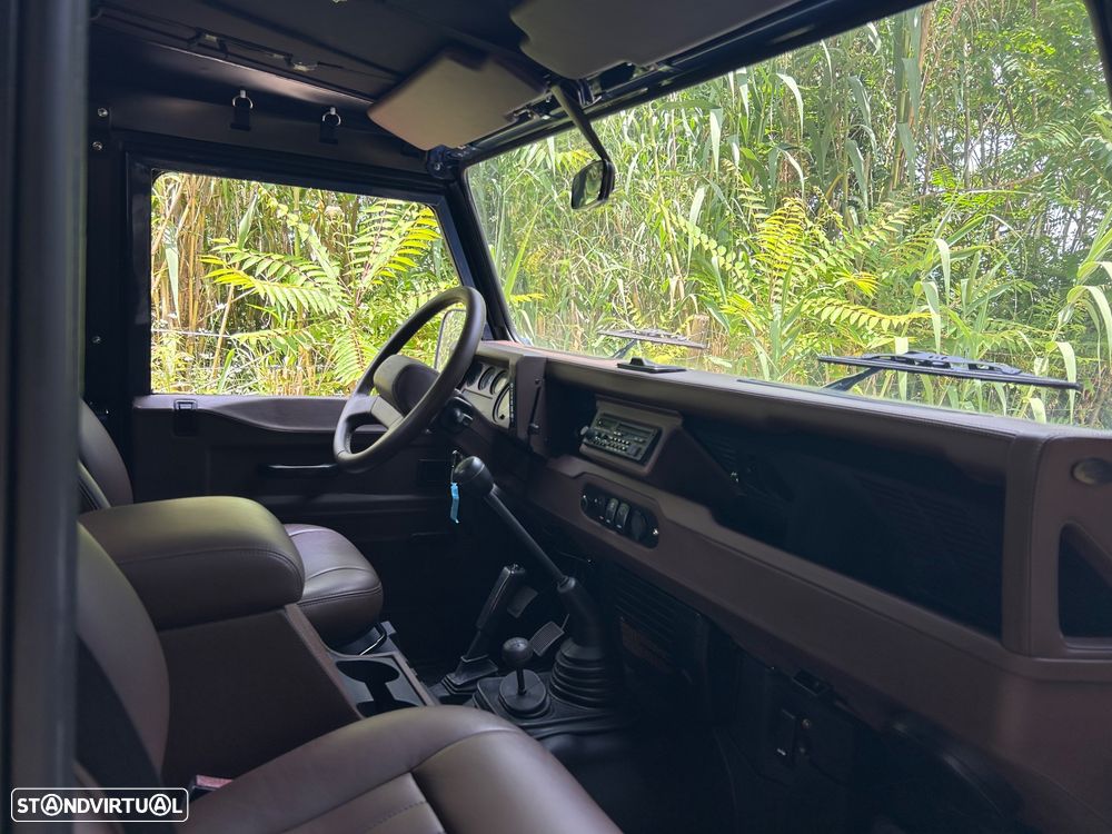 Land Rover Defender 90 2.5 Td5 Soft Top - 13