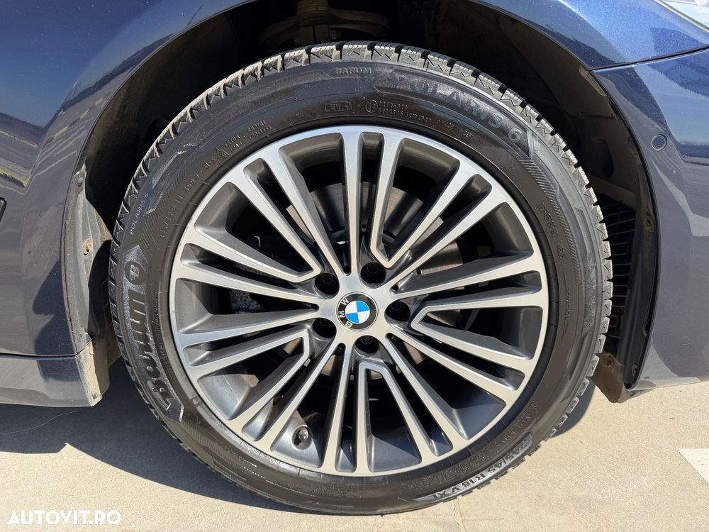 BMW Seria 5 520d Aut. Sport Line - 13