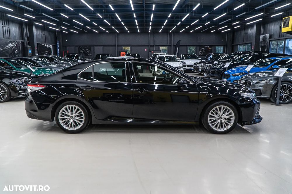 Toyota Camry 2.5 Hybrid Exclusive - 22
