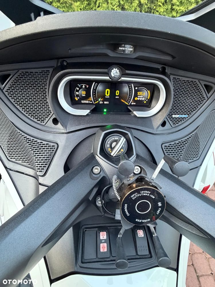 Can-Am Spyder - 8