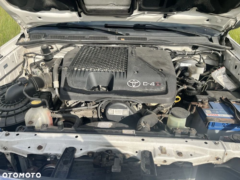 Toyota Hilux 2.5 D-4D DLX - 18