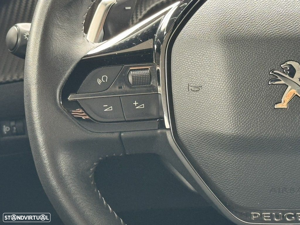 Peugeot 2008 1.5 BlueHDi Allure Pack EAT8 - 8
