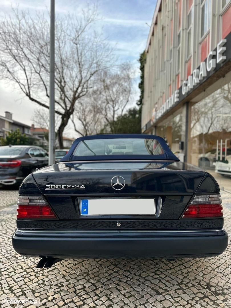 Mercedes-Benz 300 - 6
