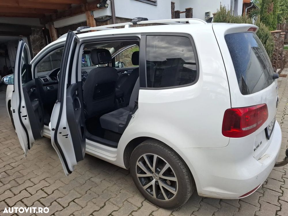 Volkswagen Touran 2.0 TDI DSG Comfortline - 6