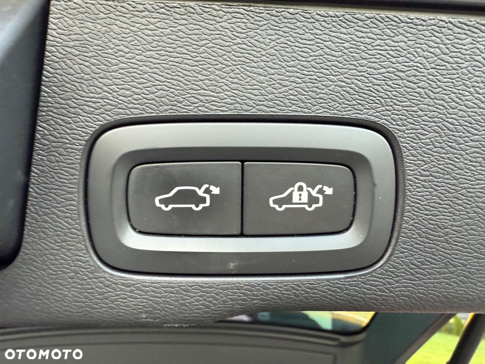 Volvo XC 60 B4 D Geartronic Momentum Pro - 28