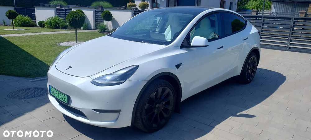 Tesla Model Y Long Range AWD - 2
